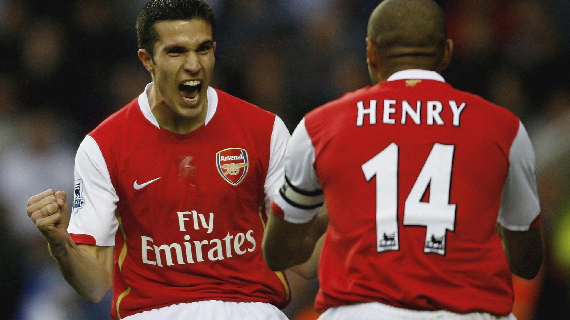 纽卡斯尔队员跑动积极提升覆盖范围，纽卡斯尔联队传奇球星