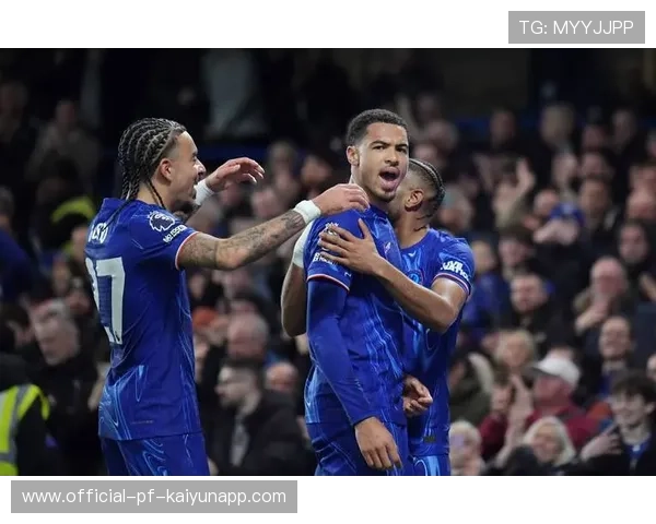 切尔西突破后倒三角，帕尔默凌空扫射破网